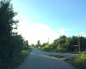 Разбитая дорога, местами настолько глубокие ямы, что затрудняют проезд не только легковым автомобилям, но и грузовые с трудом проезжают. Глава Пронска Радько по ходу все выделенные на эту дорогу деньги уложил в свой дом