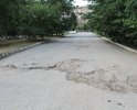Дорога находится в ужаснейшем состоянии, о чем свидетельствуют фотографии: выбоины, ямы различных диаметров и глубин. Дорога не ремонтировалась очень давно. А в дождь вся улица наполняется лужами и становится совершенно непроходимой