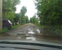 В течение последних 3-х лет асфальтированная дорога на улице Чайковского находится в бедственном виде, даже пешеходам уже нельзя пройти без проблем, ремонта не было более 10 лет, местные власти ничего не предпринимают.
