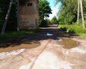 На всем протяжении ул. Красный Вал состоит из очень глубоких и широких ям в асфальте, который не ремонтировался более 15 лет, ездить уже  просто опасно, местные власти не проявляют никакой деятельности по устранению этого безобразия, город по качеству дорог превращается в деревню.