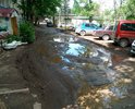 грязь и ямы,пройти нельзя,тротуаров нет савсем, вода стоит постоянно,