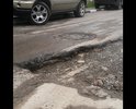 Постоянное ужасное, отвратительное состояние улицы Кутузовской. Иногда заделываются отдельные ямы, но большая часть остаётся. Доходит до такого, что это уже угрожает безопасности машин — если яму не заметишь и въедешь, легко можно лишиться колеса. Такая ситуация длится уже не первый год, но в этом году состояние дороги особенно ужасное. Даже самые крупные ямы если и заделываются, то лишь через несколько месяцев существования. На жалобы жильцов района никто не реагирует, а ситуация продолжает ухудшаться. Очень просим принять, наконец, меры.
