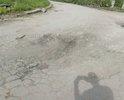 Обратите внимание на улицу Пионерскую, район был построен в 2013 году, дороги как не было так и нет. В администрацию города обращались не раз с этим вопросом, никакого решения не было принято. Новые дома продолжают строить, а мы продолжаем разбивать машины. Никто не хочет нести за это ответственности.