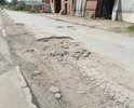 Обратите внимание на улицу Пионерскую, район был построен в 2013 году, дороги как не было так и нет. В администрацию города обращались не раз с этим вопросом, никакого решения не было принято. Новые дома продолжают строить, а мы продолжаем разбивать машины. Никто не хочет нести за это ответственности.
