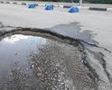 Ужасные ямы на дороге во дворе дома Московский проспект 57. на многочисленные обращения в администрацию ответ один - передали заявку в управляющую компанию. Однако, данная дорога относится к ответственности именно администрации, так как не оформлена в собственность многоквартирного дома. Ямы не ремонтируют уже несколько месяцев. С мая 2017 года люди стали писать обращения на сайт добродел, но ремонт на данный момент (14.07.2017) не был произведен.