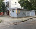 Продавленная ливневая решетка- дыра в асфальте