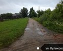 Дорога в плачевном состоянии. В сырую погоду труднопреодолимая.