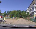 Дорога в ужасном состоянии, ни разу не ремонтировалась после постройки дома 2б!!!