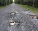 Дорогу не меняли лет 20. Куда жаловаться местные жители не знают... это забытый уголок земли, видимо....