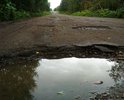 Это кошмар.Скорая помощь отказывается ехать из-за разбитой дороги. Участок длиной 10 км мы проезжаем час!