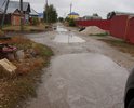 Ул. Городская и Гражданская не имеют твёрдого покрытия.На развилке (въезде) на улицы Городская и Гражданская образуется огромная (по колено) лужа и далее по всей длине улиц пешком тоже не пройдёшь из-за луж.Люди десятилетиями испытывают муки,передвигаясь по этим улицам.Письма в КЖКХ не дают эффекта.