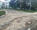 Добрый день. В 2015 году обращались в администрацию города Коврова по поводу ремонта дороги. Ответ написали: в бюджете нет денег. Улица находиться в ненадлежащем состоянии и требует асфальтного покрытия. Дорога находиться под уклоном. И когда идут дожди, ее размывает. Рядом с дорогой находиться Детский сад № 8 Росинка, они тоже писали заявление на отсутствие дороги. Ответа тот же.