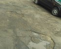 Добрый день! Такие дороги по всему микрорайону 1 мая в Балашихе! Крайне редко дыру заделывают, но через месяц дыра снова есть! Ездить на машине по микрорайону просто невозможно!