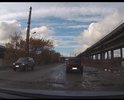 Участок дороги по ул. Кирова г. Воскресенска в ужасном состоянии. Ямы на всем протяжении отмеченного участка. Размеры ям таковы, что не все легковые машины смогут там вообще проехать. При этом это единственная дорога, по которой можно объехать два подряд стоящих железнодорожных переезда, разделяющих город на две части и с достаточно интенсивным использованием для проезда и стоянки поездов. Переезды часто бывают закрыты по несколько часов. Даже ямочный ремонт дороги производился более трех лет назад.