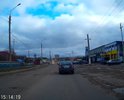 Дорога ведет к градообразующему предприятию. Половина работающего населения города проезжает по ней минимум два раза в день + поток транзитного транспорта. Требуется капитальный ремонт. Руководство города, вам не стыдно содержать эту дорогу в таком состоянии?