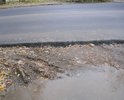 ул Добролюбова недавно была полностью "отремонтирована" укладкой нового асфальта.
НО: на нее теперь невозможно выехать от д № 8, 6,4 по ул Добролюбова.
Почему? Дорожники просто подняли полотно дороги, не удосужившись сделать съезды к парковке, во дворы, на ул Менжинского и Кравчинского.
Машина получает ощутимый удар при спуске в эти дворы и улицы, выехать на дорогу оттуда можно только "прыжком". Если считать никудышный обзор дороги из-за кустов, высокой травы и припаркованных рядом машин, ваш прыжок может оказаться смертельным.
Как же БЕЗОПАСНОСТЬ движения?
Полотно дороги поднято местами более чем на 10 см!!!!!