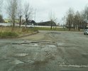 Участок автодороги Киров-Зуевка, проходящей по ул.Братьев Васнецовых города Кирово-Чепецк Кировской области. Данная автодорога соединяет Кировскую область с республикой Удмуртия. Проезд грузовому транспорту,  а также транспорту, перевозящему опасные грузы, разрешён только по данному участку автодороги. Протяжённость участка составляет всего 1,3 км. Ремонта данного участка не было с момента его основания. Участок является транспортной артерией, по которому проходит весь грузовой транспорт, проходящий через два указанных выше региона. Возможность программы прикрепить только пять снимков. Фактически сделано порядка пятидесяти снимков через каждые 25 метров, что показывает наглядную картину нахождения всего участка в неудовлетворительнейшем состоянии.