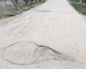 На ул. Баумана от Федеральной трассы, мной уже более 10-ти дней наблюдается повреждение дорожного покрытия в виде ямы, размеры которой превышают нормативно допустимые, установленные п.3.1.2 ГОСТ Р 50597-93, и которая представляет явную опасность для дорожного движения.
