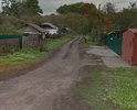 Дорога находится в неудовлетворительном состоянии, асфальтовое покрытие нарушено, разбито, ямы, колеи, выбоины, в дождливую погоду образуются промоины, лужи, затруднено движение пешеходов и автотранспорта (в том числе транспорта специального назначения, скорая, аварийные службы)