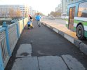 Главной проблемой в г. Ковров является путепровод. Визуально проблем не видно, но мост признан аварийным. Эксплуатация возможна, но с ограничениями. Это единственный путепровод через железную дорогу. В 90-е годы мост был передан на баланс города. Ранее он содержался за счёт областных денег. Проект реконструкции разработан, заявка передана в областную администрацию.