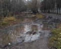 Дорогу не ремонтировали с момента ее создания, Дороги просто не осталось, превратилась в болото, а вдоль нее несколько детских садов и 2 школы.