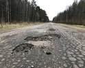 Вся дорога от деревни Коськово до деревни Исаково в аварийном состоянии. Около 15 километров убитой дороги. Ремонт не проводился более 20 лет.