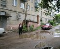 Дорога находится в неудовлетворительном состоянии, разбита, ямы, колеи, выбоины, в дождливую погоду образуются промоины, лужи, затруднено движение пешеходов и автотранспорта (в том числе транспорта специального назначения, скорая, аварийные службы)