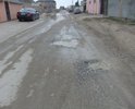 Асфальт потрескан и ямы