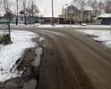 Чиновники даже к своим домам не делают дороги....