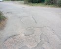 Разбита дорога рядом с домом ул. Ленина д. 6 Б имеются ямы и выбоины, не соответсвующие ГОСту Р 50597-93! Выбоины создают аварийные ситуации!!! Прошу решить проблему с данным участком дороги!
