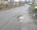 Это дорога в детский сад. Зимой ее не чистят машины застревают.