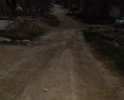 В центре города грунтовая дорога, во время дождей, межсезонья, зимой - распутица, дорога имеет крутой подъем и заехать автомобилям скорой медпомощи, пожарной службы, газовой службы, да и просто пройти пешком к ветеранам проживающим на этой улице проблематично. Обращения по решению вопроса к главе города Феодосия, руководству УЖКХ результатов не дали.