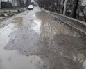 Дорога по улице Афанасия Никитина находится в ужасном состоянии. На протяжении многих лет вскрывалось дорожное полотно для ремонта и восстановления водовода, что привело к полному разрушению дороги. В мае 2017 года была заменена полностью труба водовода. Сам директор ФФ ГУП "Вода Крыма" Чимпоеш А.М. лично пообещал, что дорожное полотно будет восстановлено к концу 2017 года. Но как видим обещания повисли в воздухе. В сухую погоду постоянная пыль, а во время  выпадения осадков образуются лужи, невозможно не пройти и не проехать.
