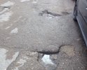Улица Лазаревская, наверное, никогда не видела ремонта. Сплошные ямы. Требуется положить новое дорожное полотно!