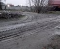 Проблема заключается в неудовлетворительном состоянии дорожного покрытия по ул. Крестьянская и ул. Ейская, после появления песчаного карьера постоянное движение большегрузной техники ухудшает и без того плачевное состояние, в сухую погоду облака пыли создают песчаную бурю. В дождливую погоду дороги превращаются в сплошное месиво.  Эти улицы становятся недоступными для всех видов легкового транспорта, не обеспечены подъездом скорой медицинской помощи, пожарной техники, милиции, нет возможности осуществить перевозку детей в детский сад №20, МОУ СОШ №6, а также к единственному продуктовому магазину в округе. В составе постоянных жителей ДНТ «Луч» и поселка «Койсуг» пенсионеры, родители с грудными детьми, школьниками, аллергики. Дорогу невозможно перейти. Наши конституционные права нарушены!