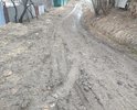 Здравствуйте! С 1995 года когда первый и единственный раз был положен асфальт ремонт на улице зеленой НИКОГДА не проводился! 10 лет мы пишем письма в администрацию города и края с просьбой включить нашу улицу в план ремонта! Каждый раз мы получаем отказ! Все письма с отказами сохранены! 5 января через нашу улицу подрядчик и гоэлекторосеть начали проводить дополнительные кабели электро питания на Гордской стадион. В связи с его реконструкций. Раскапывали вместо обещанных 3 дней неделю. Не могли закопать. И после того, что они присыпали землю уехали! Улица и так находилась в ужасном состоянии и до этого, но после раскопок она превратилась в кашу из грязи, глины и мелких камней! Пройти по улице можно только в резиновых сапогах грязи по щиколотку! По нашей улице ходят дети в начальную школу№ 8 (на улице Энгельса) даже грузовик по забору мусора буксует и застревает на нашей улице! Примите меры !!! Невозможно абсолютно передвигаться !!!