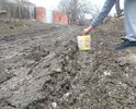Здравствуйте! С 1995 года когда первый и единственный раз был положен асфальт ремонт на улице зеленой НИКОГДА не проводился! 10 лет мы пишем письма в администрацию города и края с просьбой включить нашу улицу в план ремонта! Каждый раз мы получаем отказ! Все письма с отказами сохранены! 5 января через нашу улицу подрядчик и гоэлекторосеть начали проводить дополнительные кабели электро питания на Гордской стадион. В связи с его реконструкций. Раскапывали вместо обещанных 3 дней неделю. Не могли закопать. И после того, что они присыпали землю уехали! Улица и так находилась в ужасном состоянии и до этого, но после раскопок она превратилась в кашу из грязи, глины и мелких камней! Пройти по улице можно только в резиновых сапогах грязи по щиколотку! По нашей улице ходят дети в начальную школу№ 8 (на улице Энгельса) даже грузовик по забору мусора буксует и застревает на нашей улице! Примите меры !!! Невозможно абсолютно передвигаться !!!
