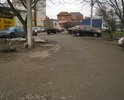 На углу улиц Семфиропольской и 1-й Заречной, а так же далее по Симферопольской отсутствует твёрдое покрытие проезжей части.