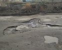 По улице Новая вокруг 6 мкр р-на огромное количество крупных и глубоких ям