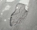 По улице Новая вокруг 6 мкр р-на огромное количество крупных и глубоких ям