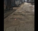 Дорога соединяет жилые дома с крупной транспортной артерией - улицей Адмирала Нахимова. При этом более 20 лет не ремонтировалась. Дорожное покрытие в глубоких ямах, бордюры для пешеходов разрушены. Освещение отсутствует.