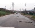 Движение по такой дороге небезопасно, т.к. повреждение дорожного покрытия не соответствует нормативно допустимым, установленным в ГОСТ Р 50597-93 п.3.1.2.  Во многих местах дорога  просела. Обочина выше проезжей части. Бесчисленные латки рассыпаются после каждой зимы. Оползень после каждого проливного дождя сползает на проезжую часть, что еще больше усложняет движение по данной дороге (т.е. требуется укрепление грунта габионами). В 2017г., объезжая ямы и оползень, перевернулся автобус с пассажирами.
