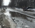 Дорога находится в не нормативном состоянии. Ямы и кодобины. нарушаются требования безопасности дорожного движения, технические правила ремонта и содержания улиц и городских дорог. ВСН 24-88, Государственный стандарт РФ ГОСТ Р 50597-93.
Половину ям невозможно сфотографировать, так как они находятся под водой