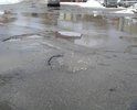 В прошлом году поставили светофор, расширили дорогу. А в этом году асфальт уже разрушается.