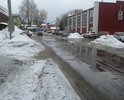 Половину дороги сделали, а до рынка так и нет.