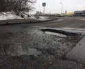 дорога вся в ямах, местами ямы невозможно объехать - а глубина достигает 15-20см.