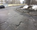 дорога вся в ямах, местами ямы невозможно объехать - а глубина достигает 15-20см.