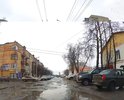 Дорога убита. асфальт сошел вместе со снегом.