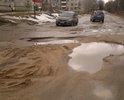 Этот участок не ремонтировался со времени постройки этой автодороги. два раза в год грейдером подравнивают, но это не решает проблему, через неделю все ямы вновь появляются на своих местах. Ямы глубиной более 15 см.