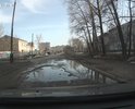 Безнадежно убитая дорога, даже щебенка городской администрации до нее не добралась